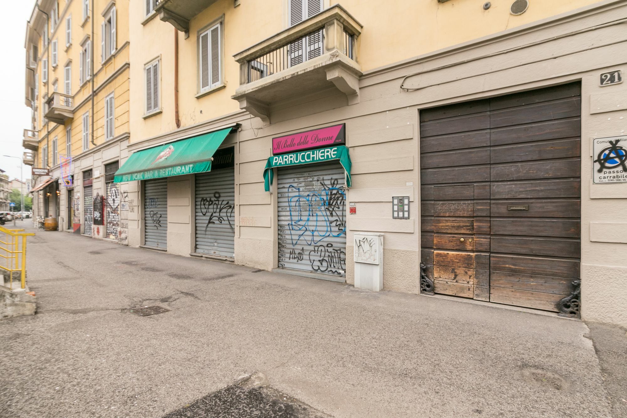 Pit Stop Navigli Milaan Buitenkant foto